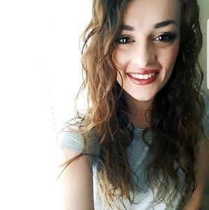 Meet your Posher, Faith